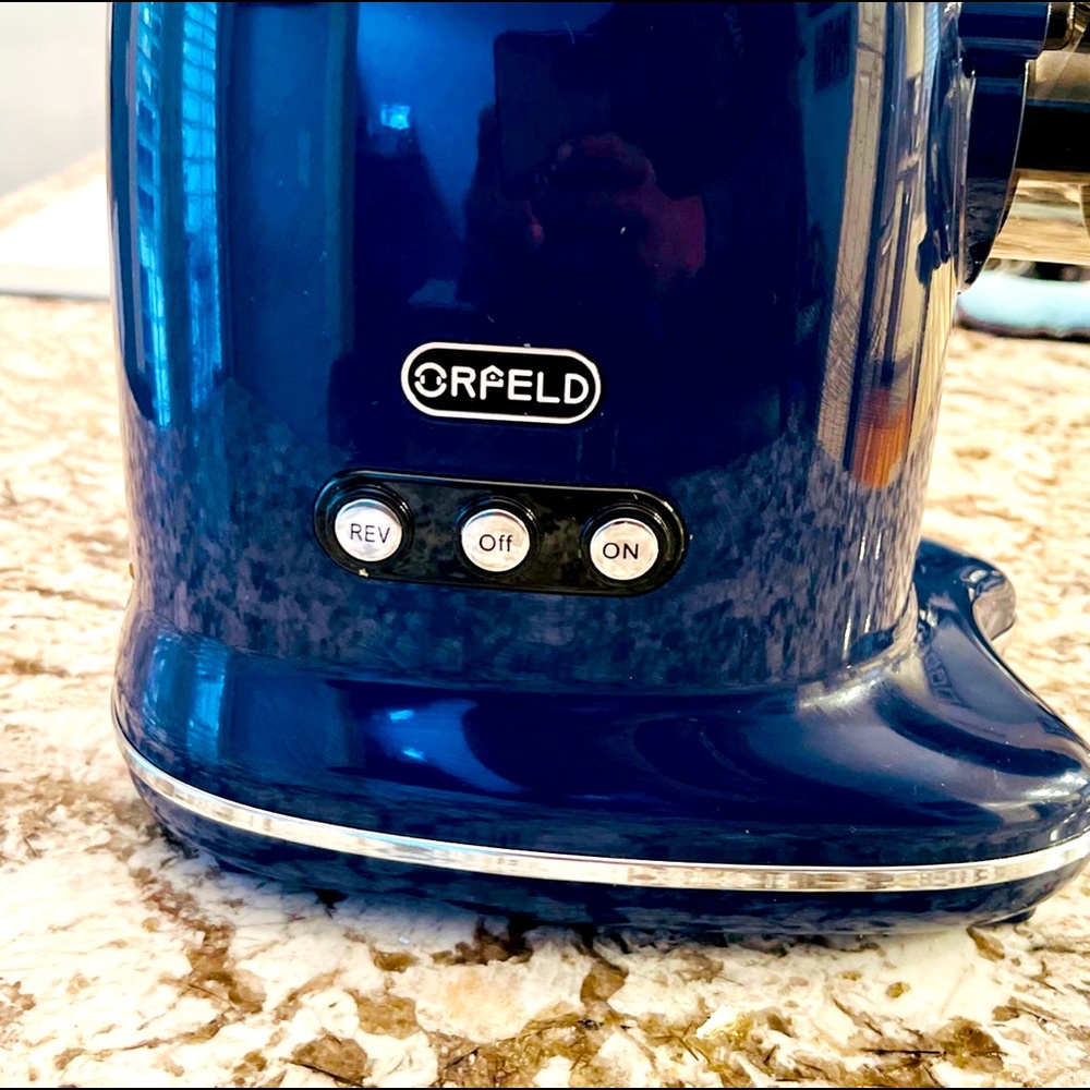 ORFELD Juicer. New. It’s in excellent condition. Works perfectly!!